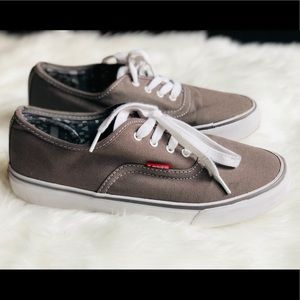 Levi shoes gray size 7